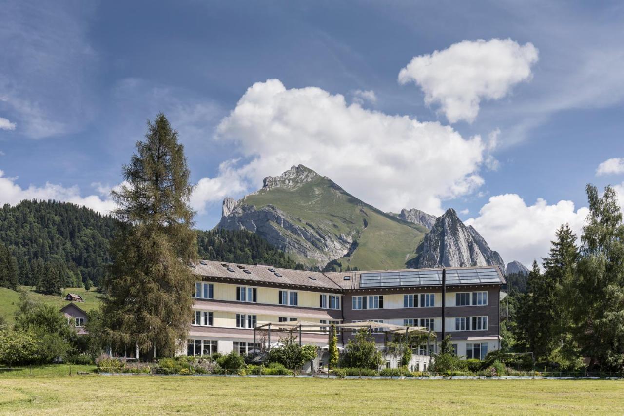 Kurhaus Sunnehus Hotel Wildhaus Exterior photo