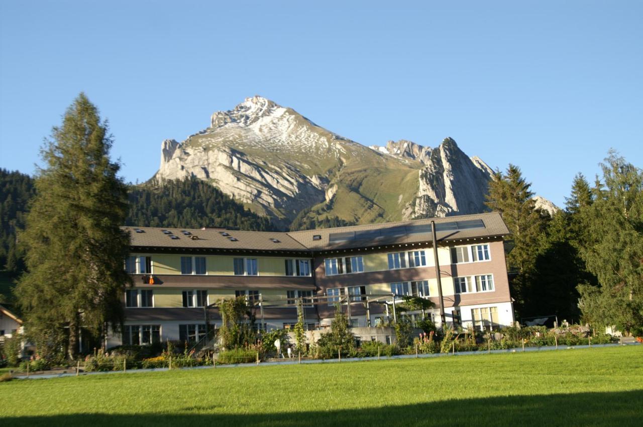 Kurhaus Sunnehus Hotel Wildhaus Exterior photo